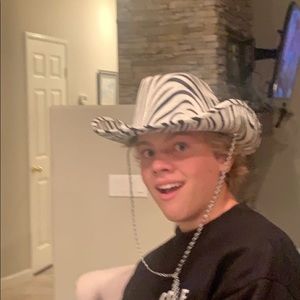 Meet your Posher, Thomas